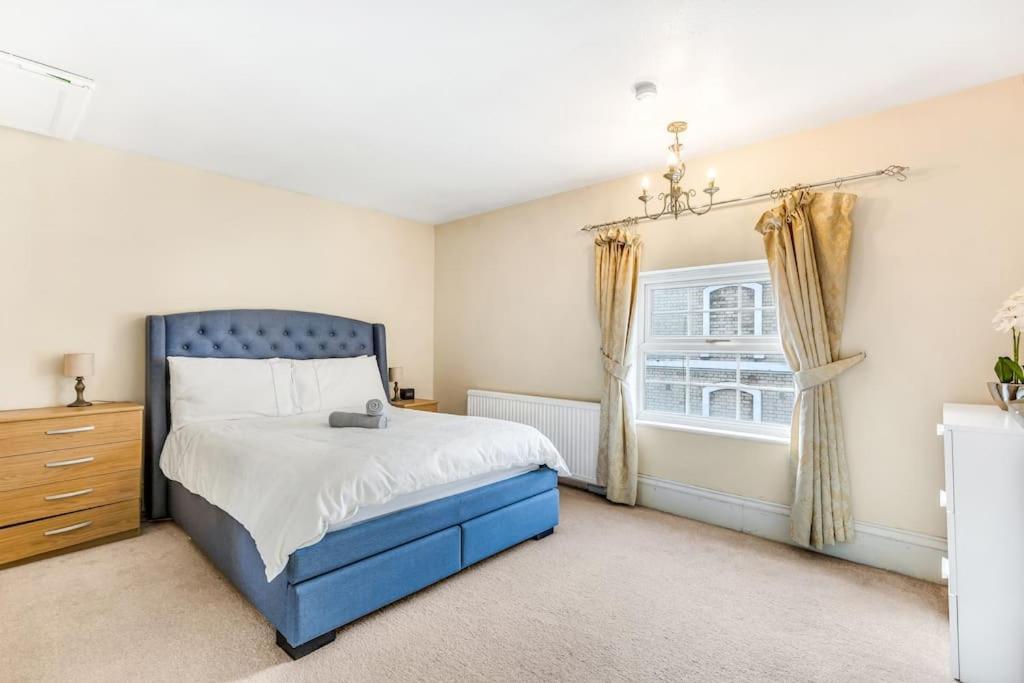 Apartment 2 Bedroom Duplex