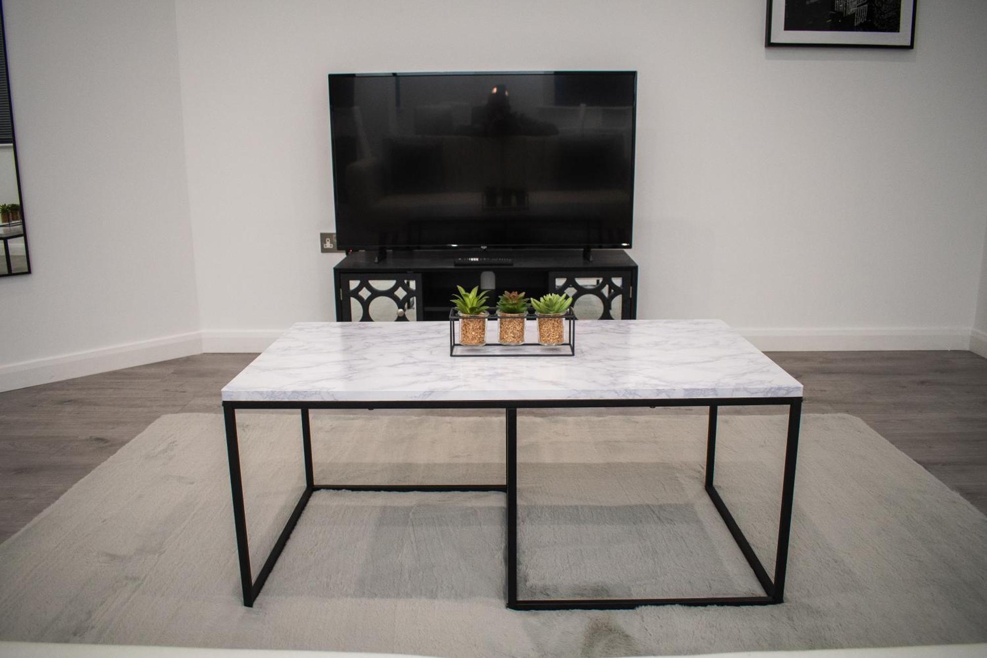 Exquisite 2-bedroom Centre Haven - Leicester's Premier Urban Retreat Apartment