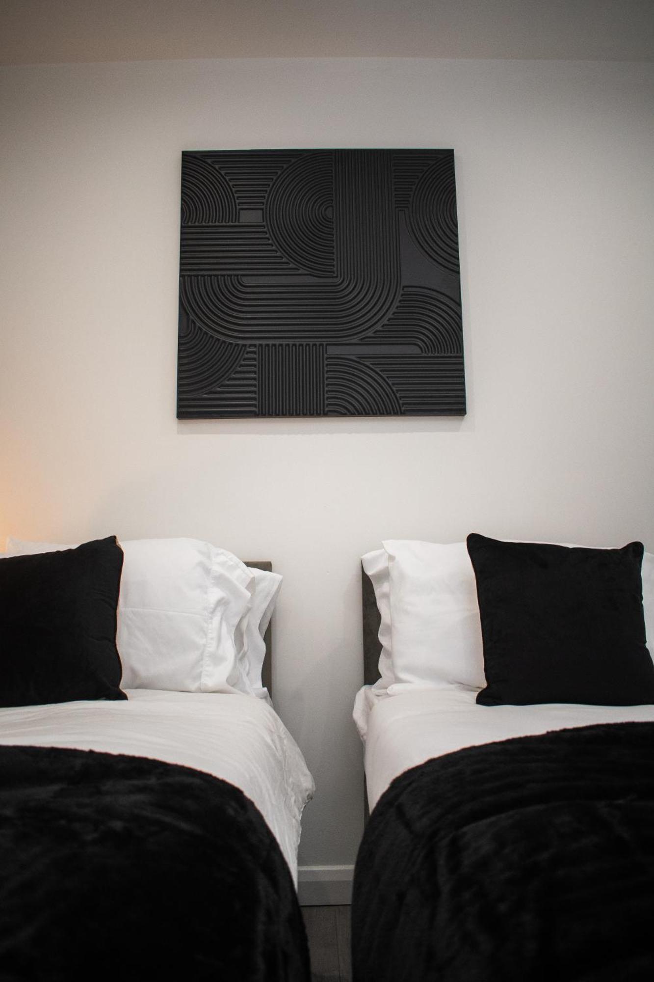 Exquisite 2-bedroom Centre Haven - Leicester's Premier Urban Retreat *