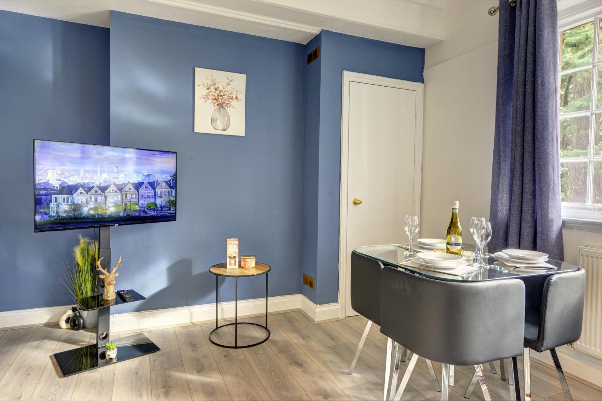 Spacious, Luxurious Cliffes Apartamento