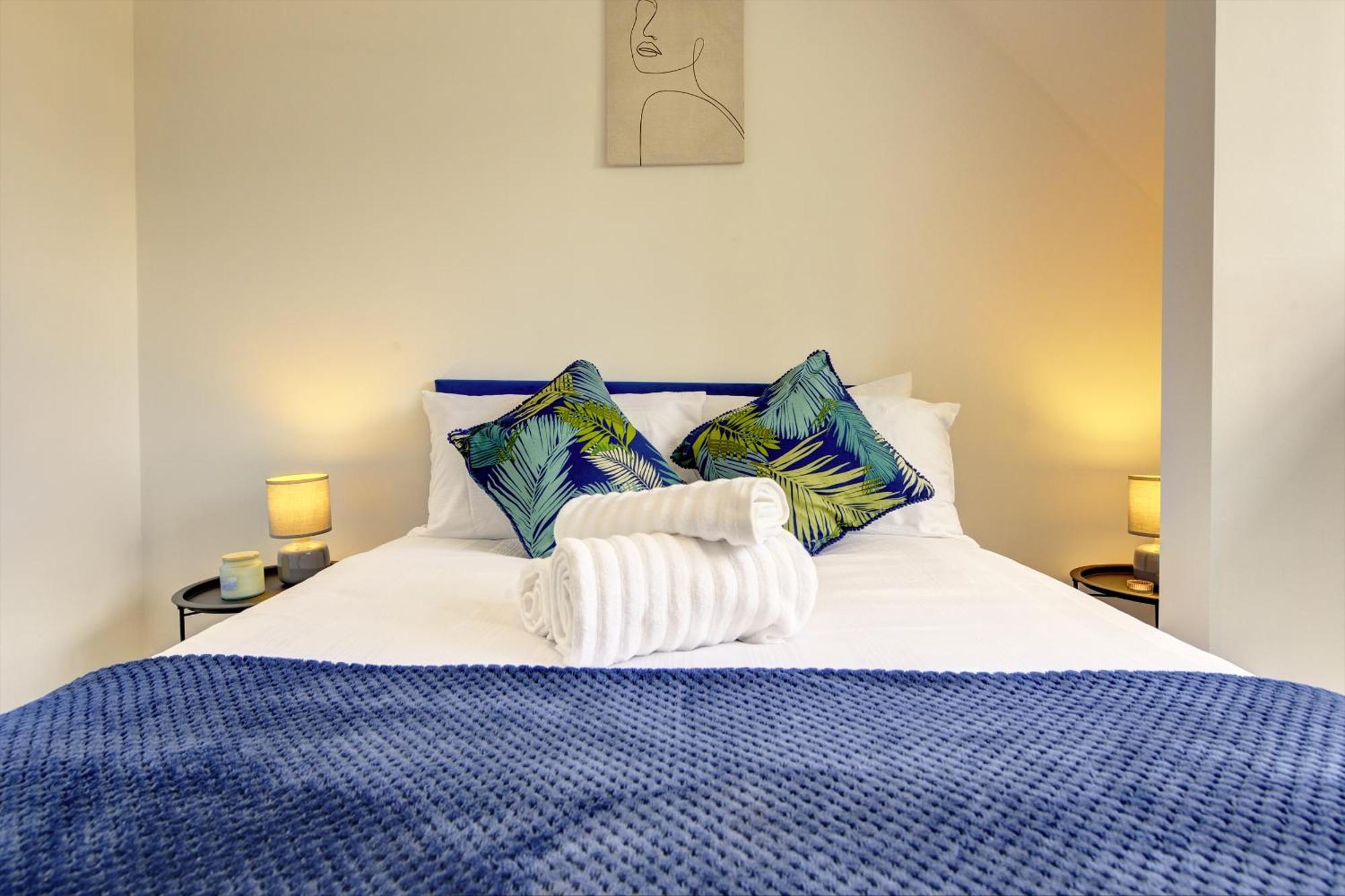 Spacious, Luxurious Cliffes Apartamento