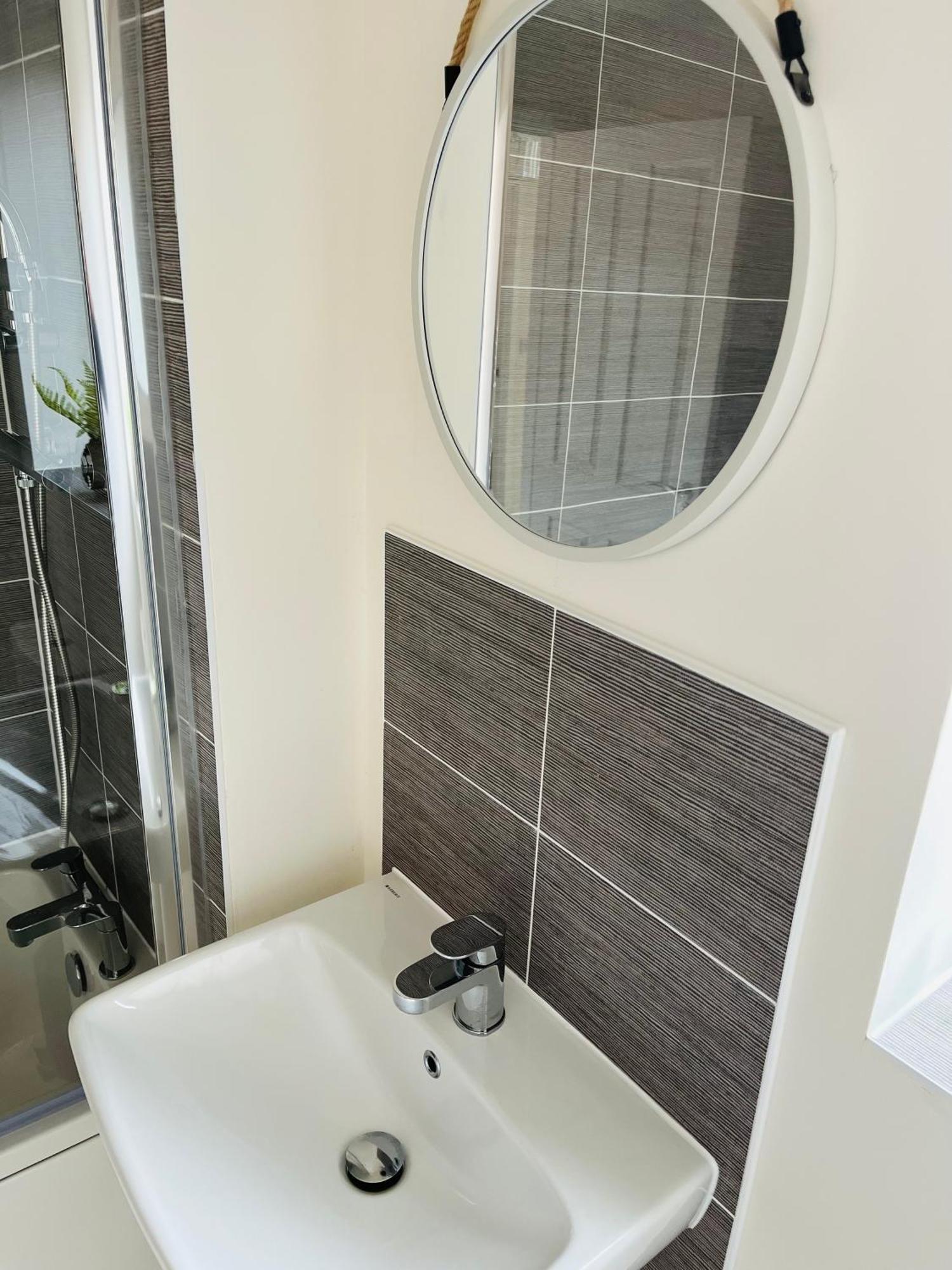 4 Bed Leicester