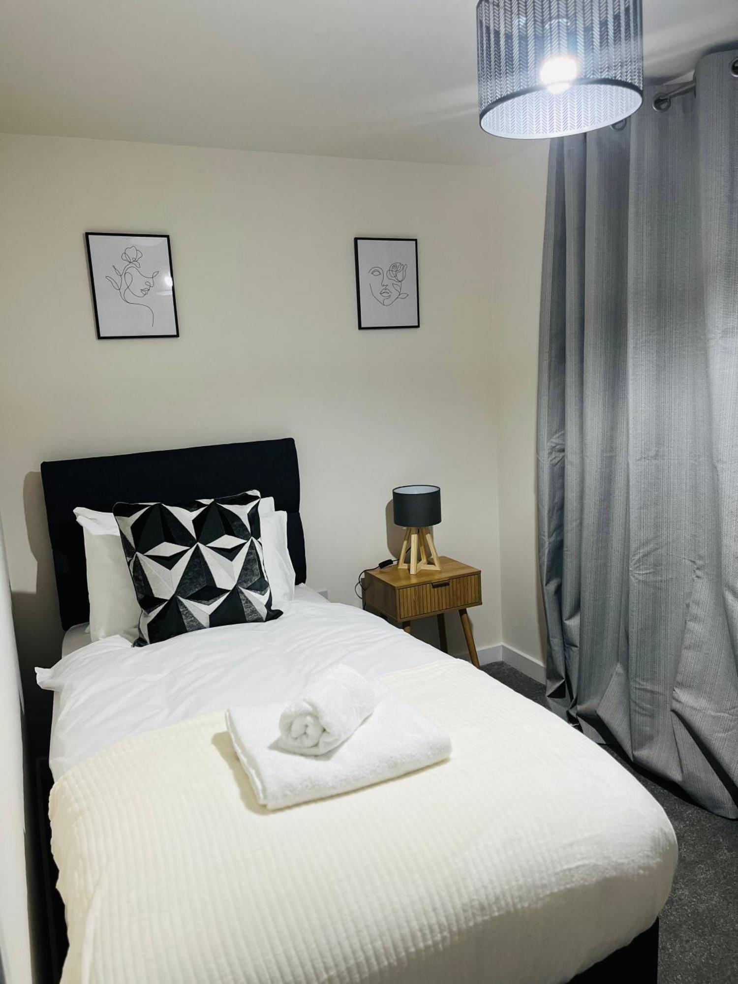 4 Bed * Leicester