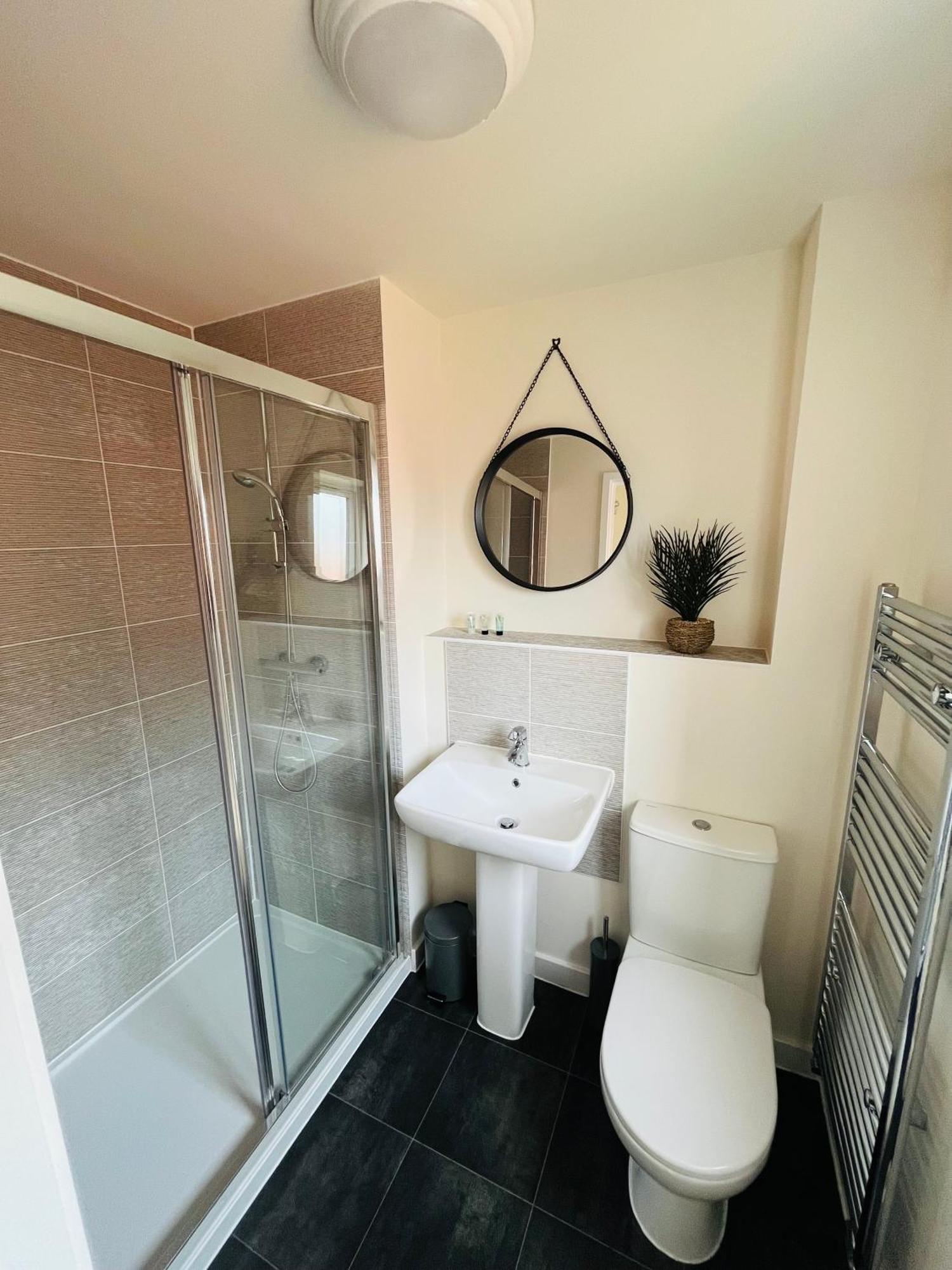 4 Bed Leicester