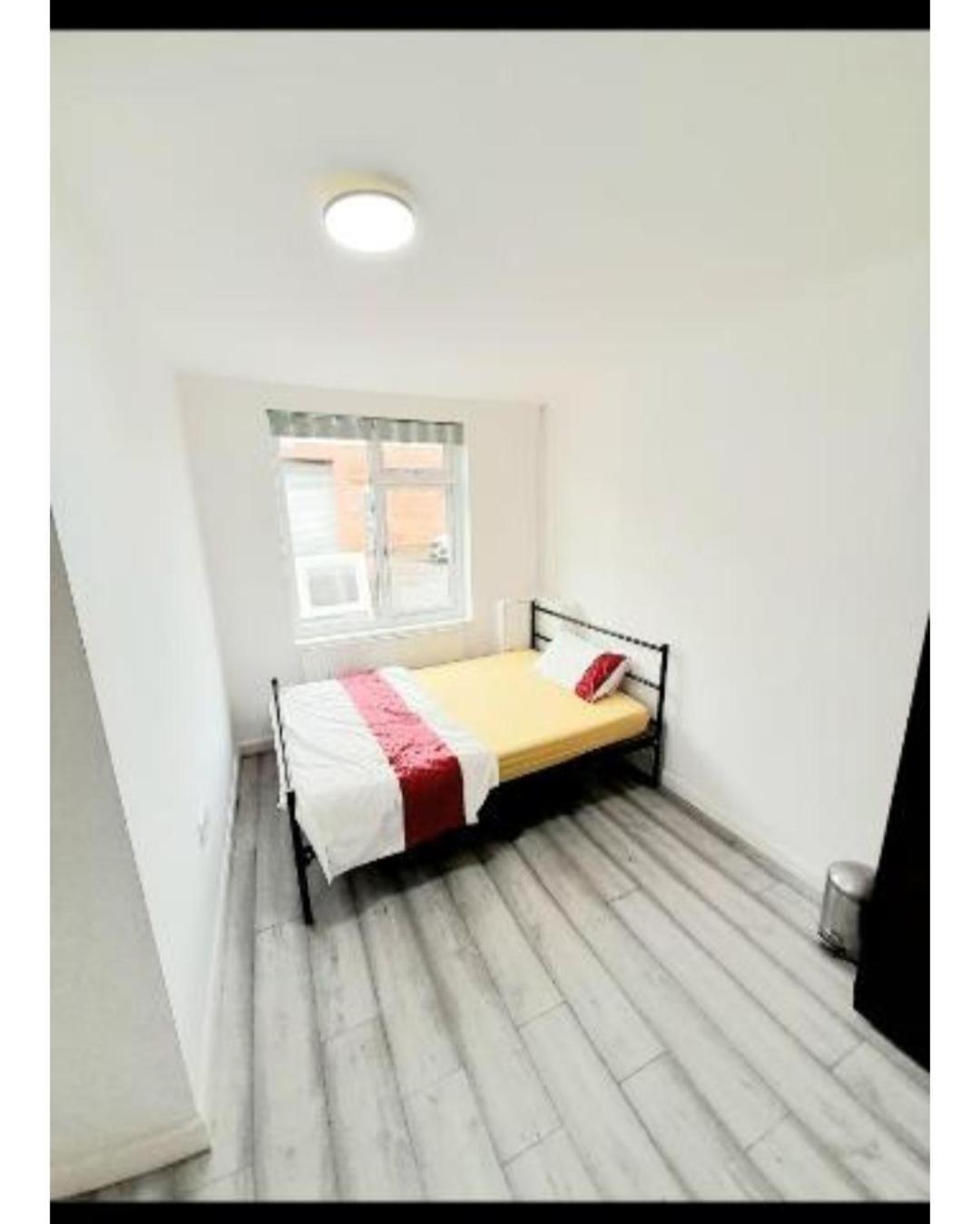 Double Ensuite 2 *