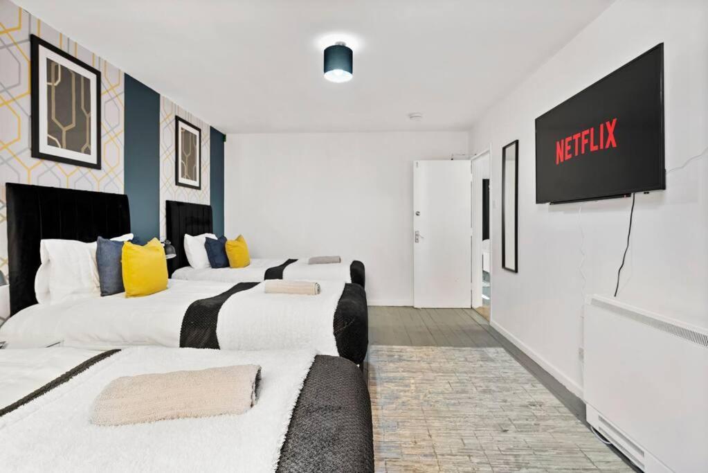Large Apartment *
