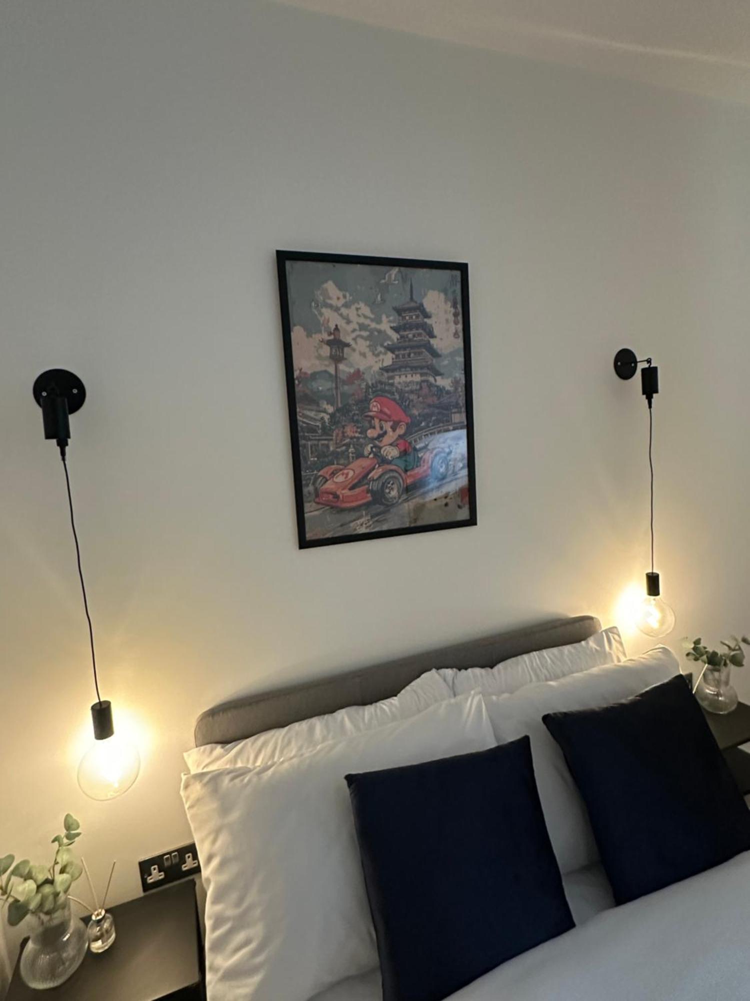 Retro A Luxury With King Size Bed Wii Games And Entertainment Apartment *