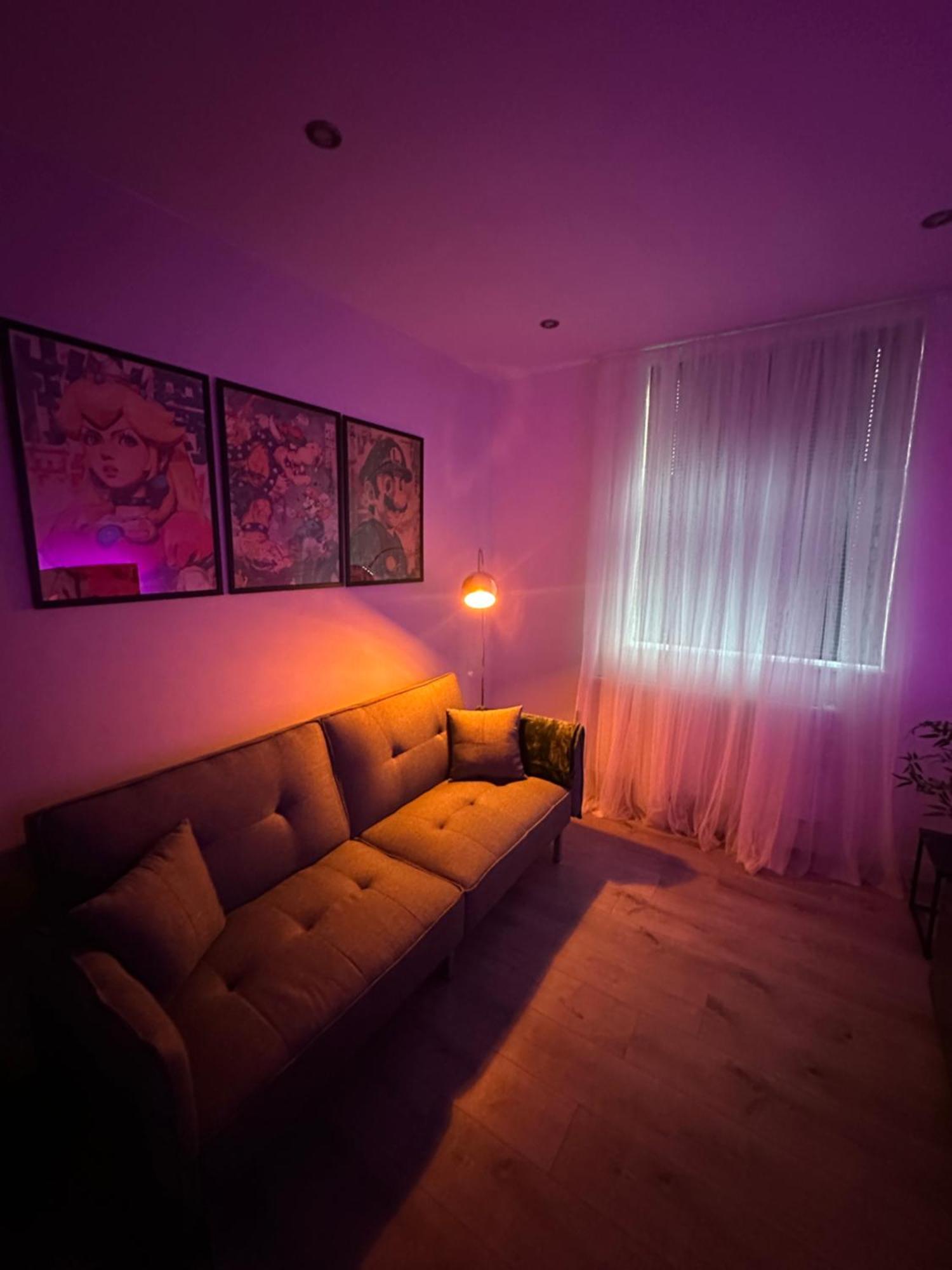 Retro A Luxury With King Size Bed Wii Games And Entertainment