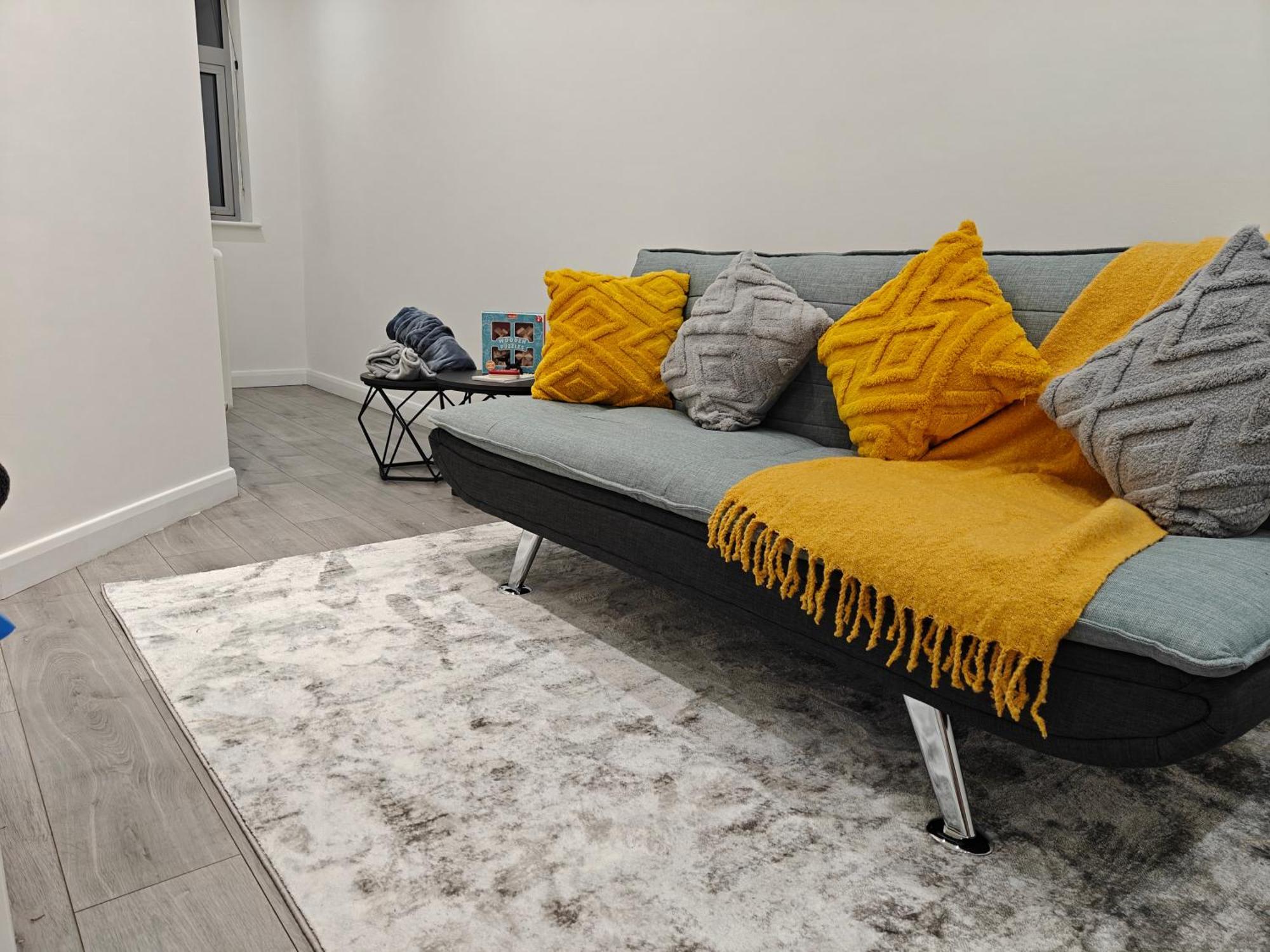 Newly Furnished Modern 1 Bedroom * Leicester