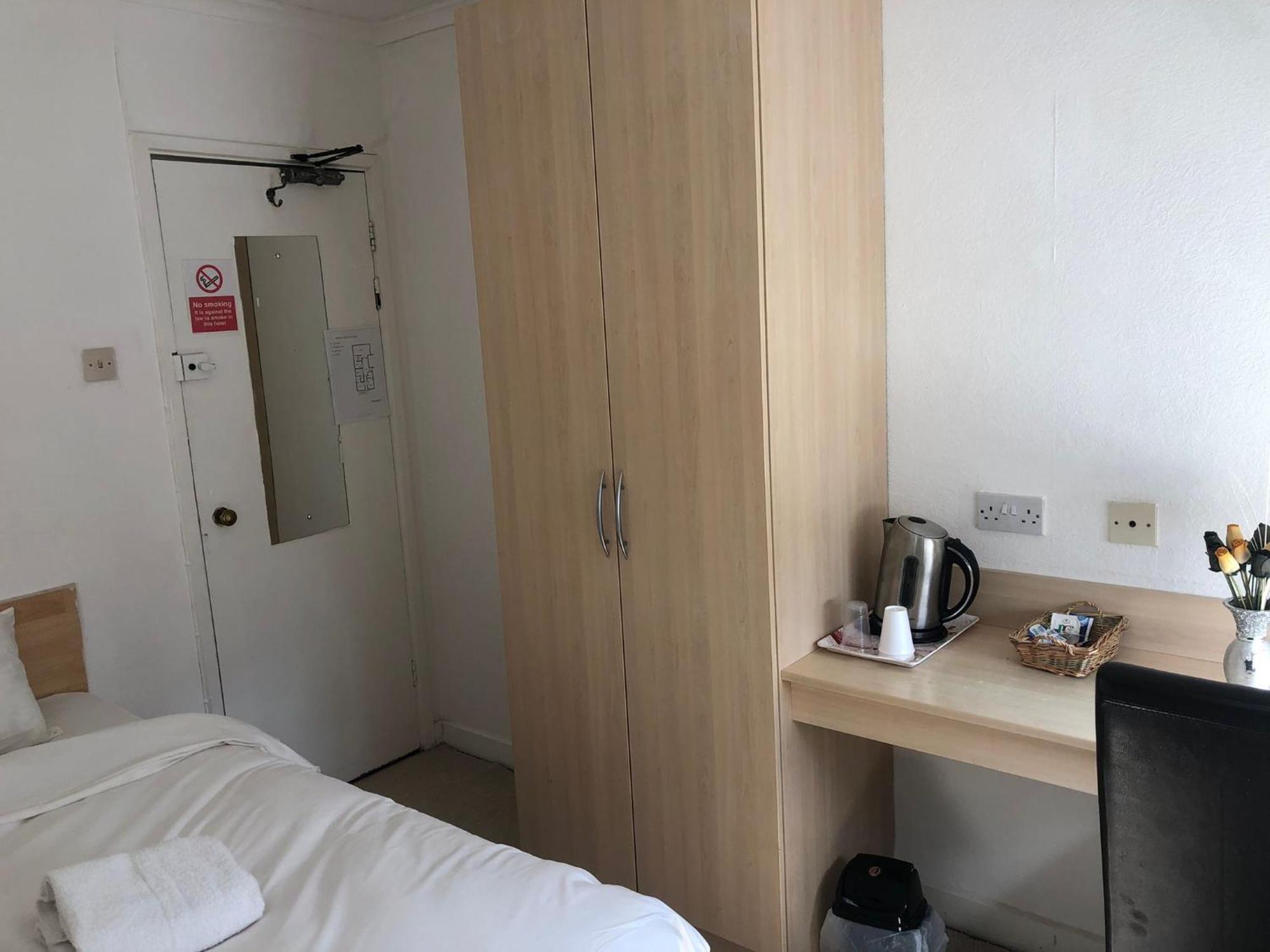 Star Hotel, South Leicester