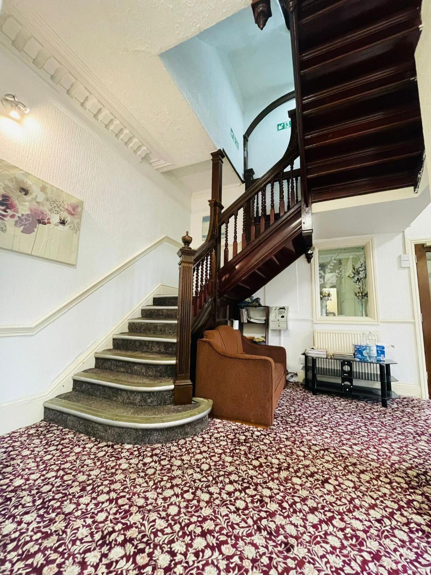 Hotel Star Hotel, South