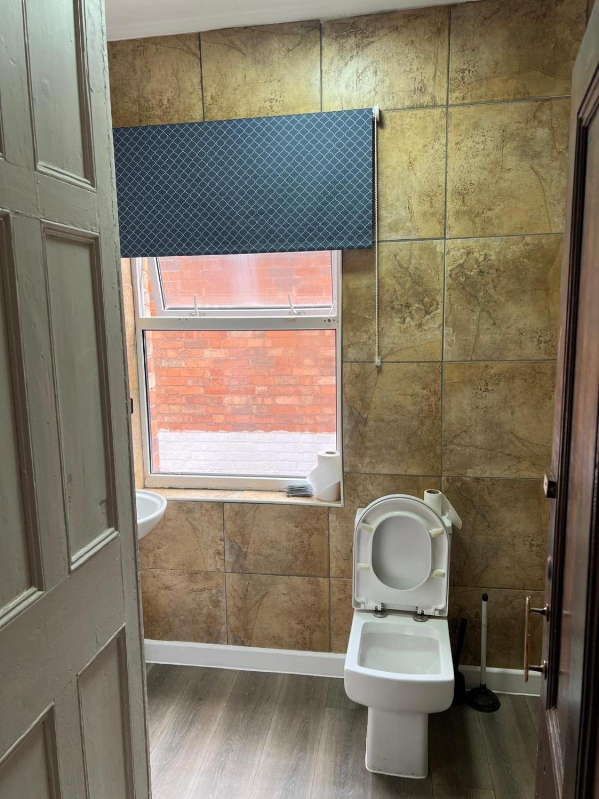 Campbells 2* Leicester