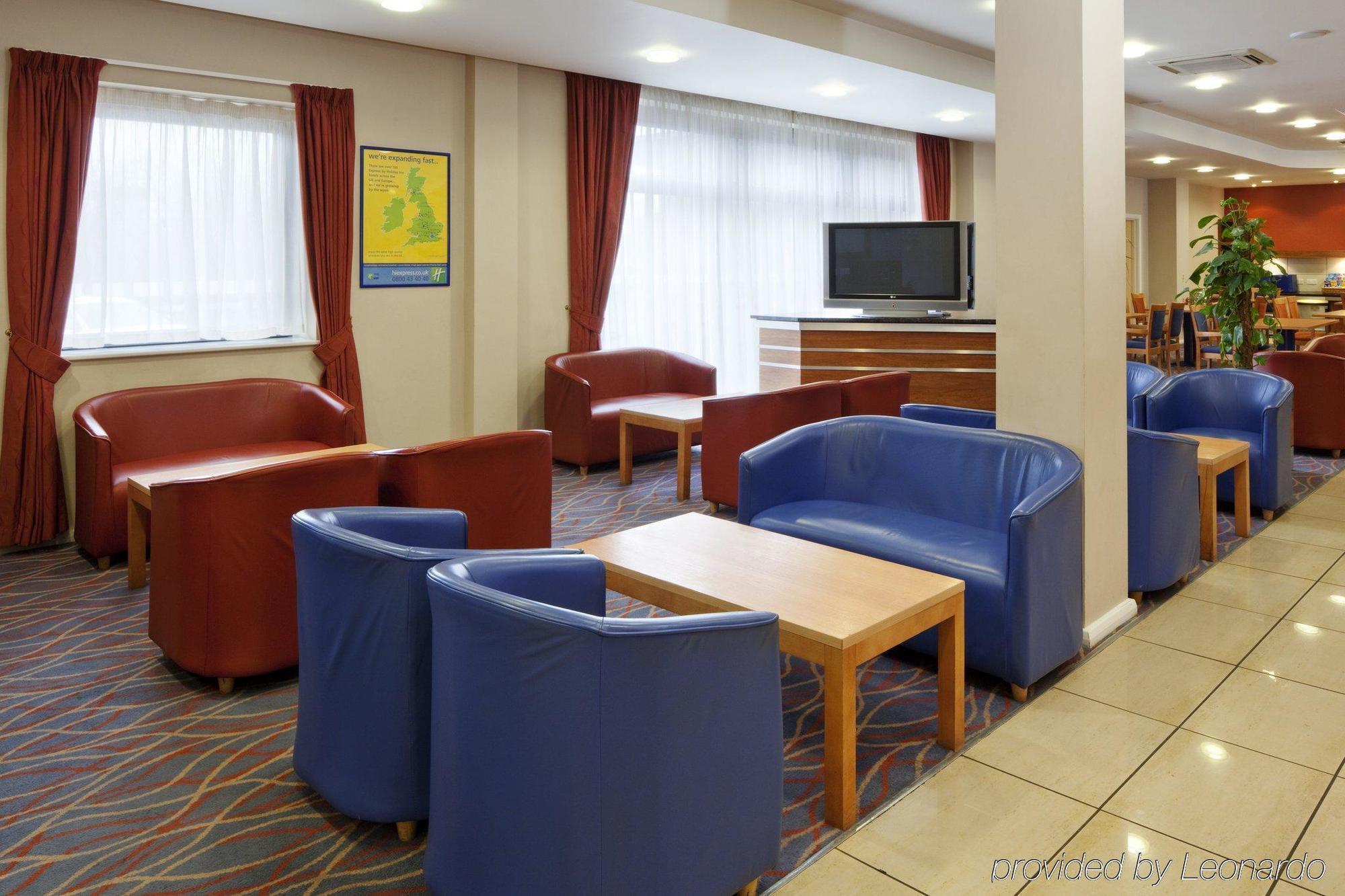 Express By Ihg Hotel 3*