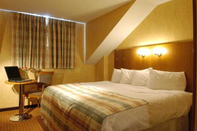 Hotel North & Conference Centre 3*