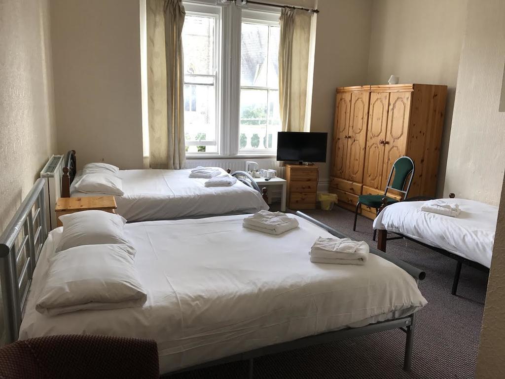 Victoria Hotel 3*