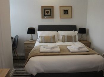 Stanley Manor House Serviced Hotel 3*