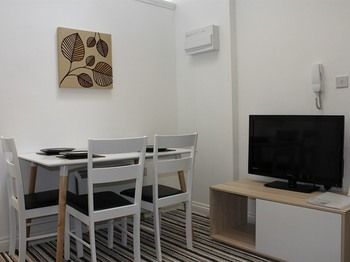 Stanley Manor House Serviced Hotel 3*