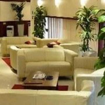 Sky Plaza Hotel 2*