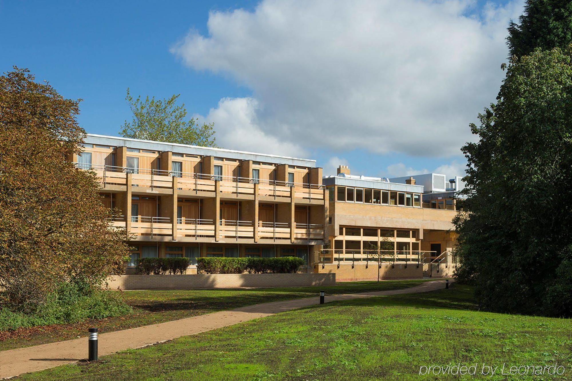 College Court Hotel