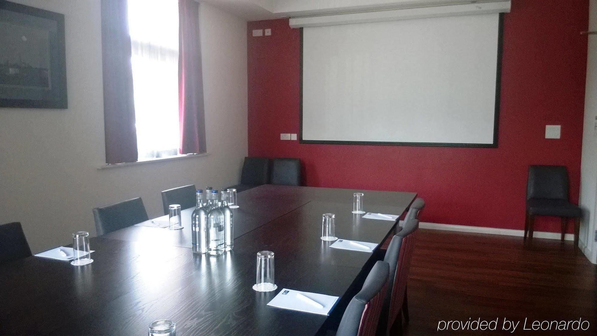 Express By Ihg Hotel