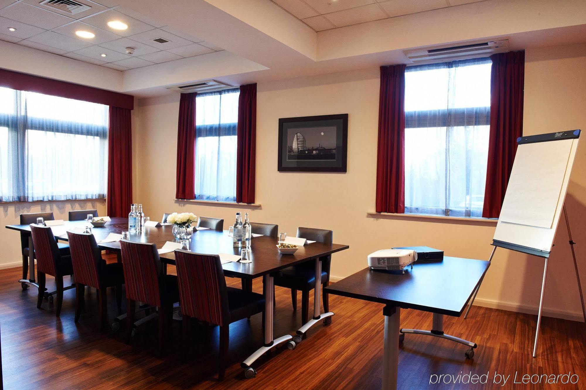 Express By Ihg Hotel 3*