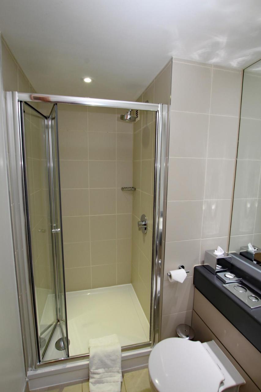 College Court Hotel 3*