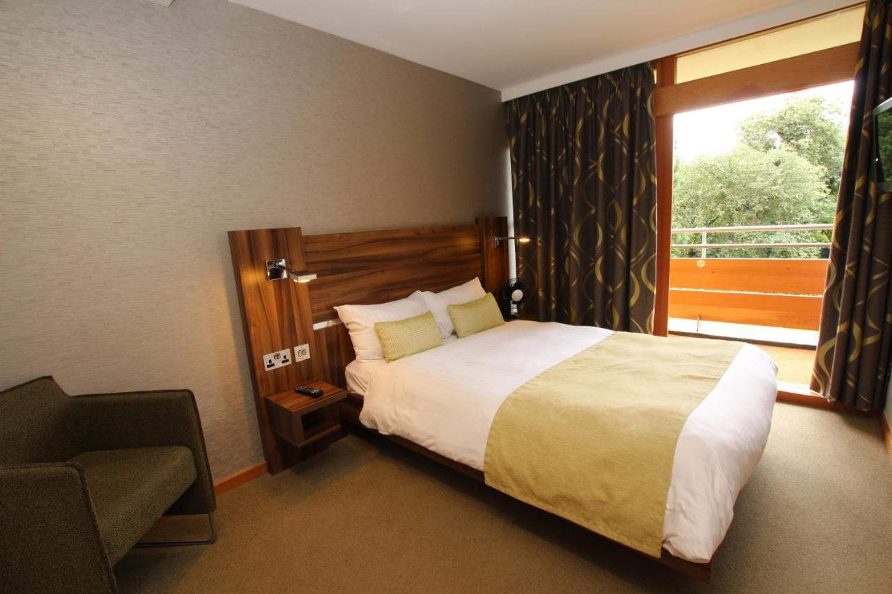 College Court 3*
