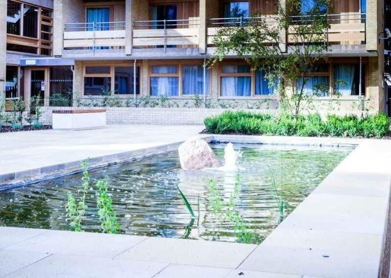 Hotel College Court 3*