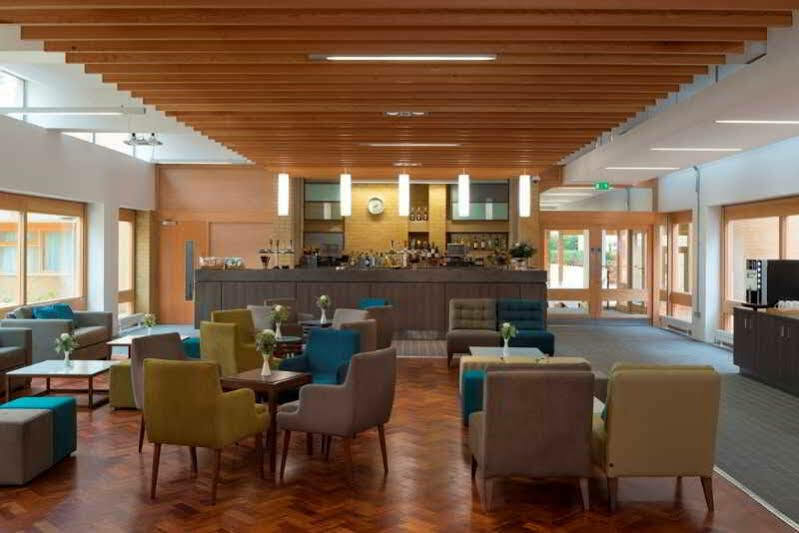 College Court Hotel