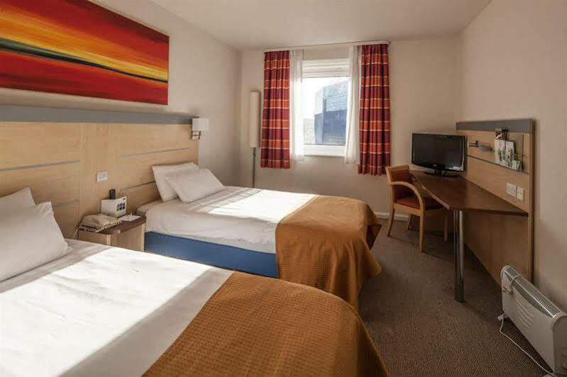 Express By Ihg Hotel
