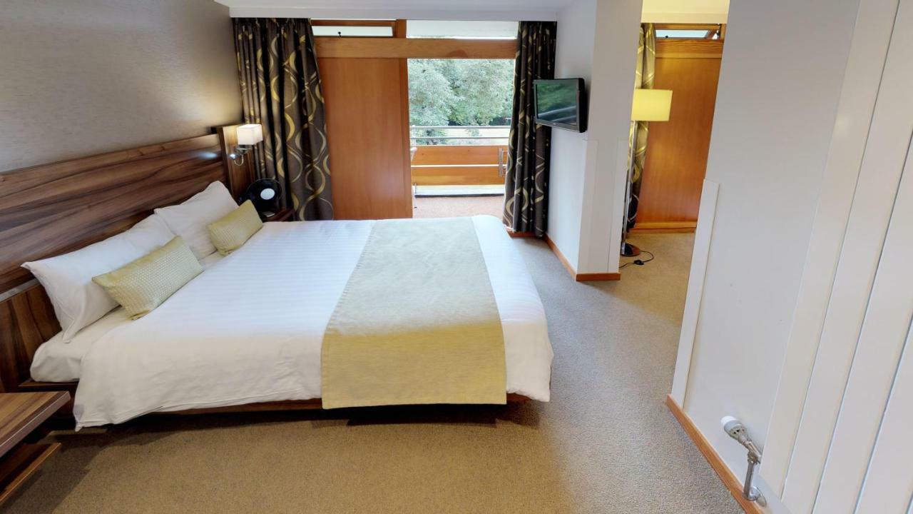 College Court 3*