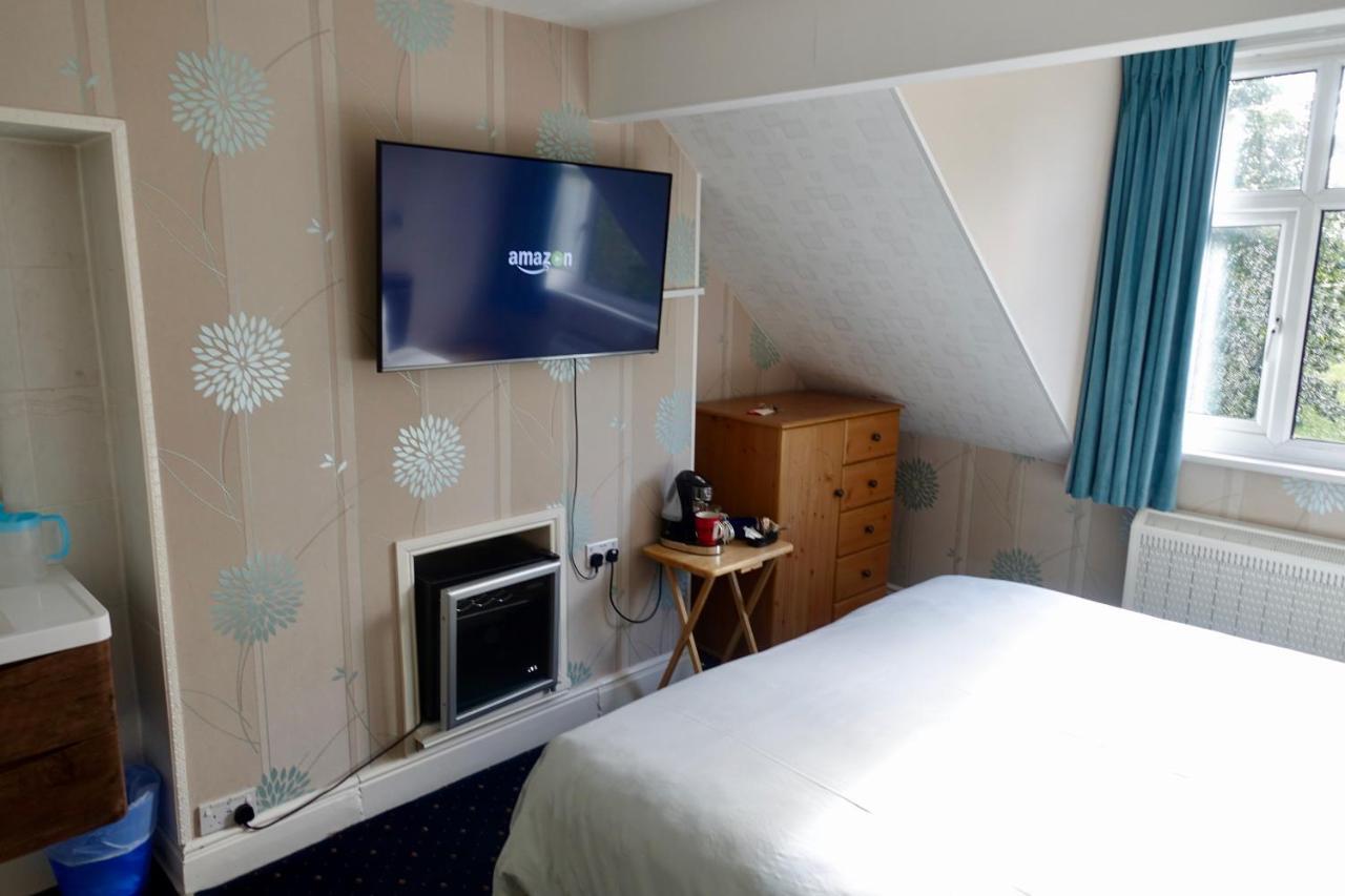Abinger 3* Leicester